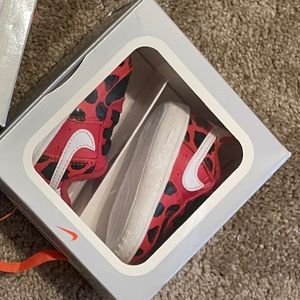 New Sz 2C Nike Force 1 SE Lil Bugs Baby Crib Shoes Red, Black CZ2644 600 sneaker